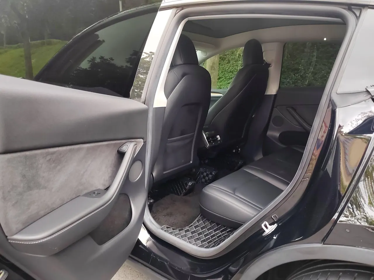 Tesla 2022 Model Y rear-wheel drive version automatic transmission 5