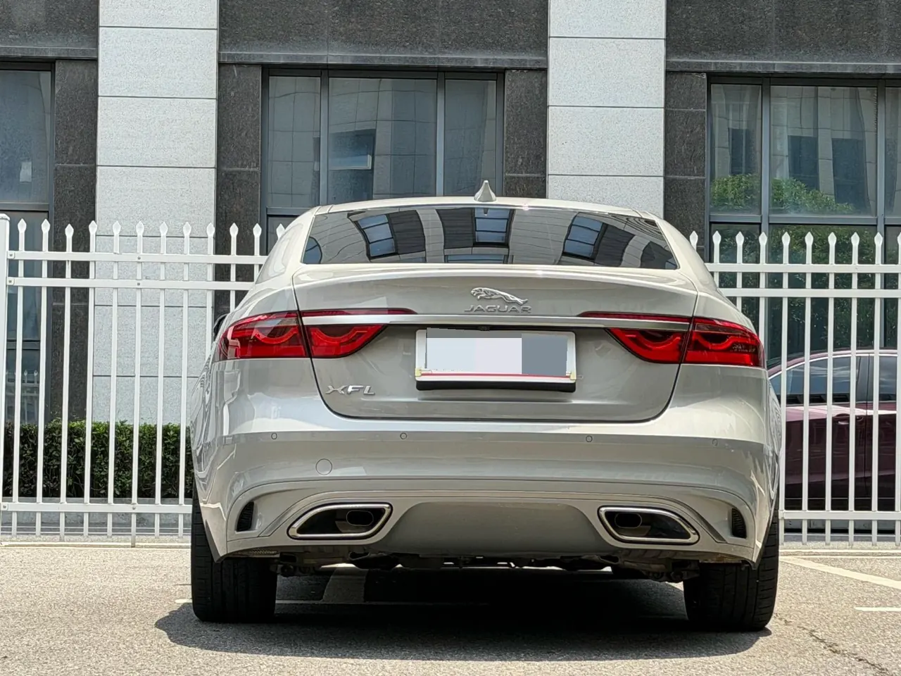 Jaguar 2024 XFL 2.0T P 12500.00g Drive Enjoy Deluxe Edition Automatic Gear 4