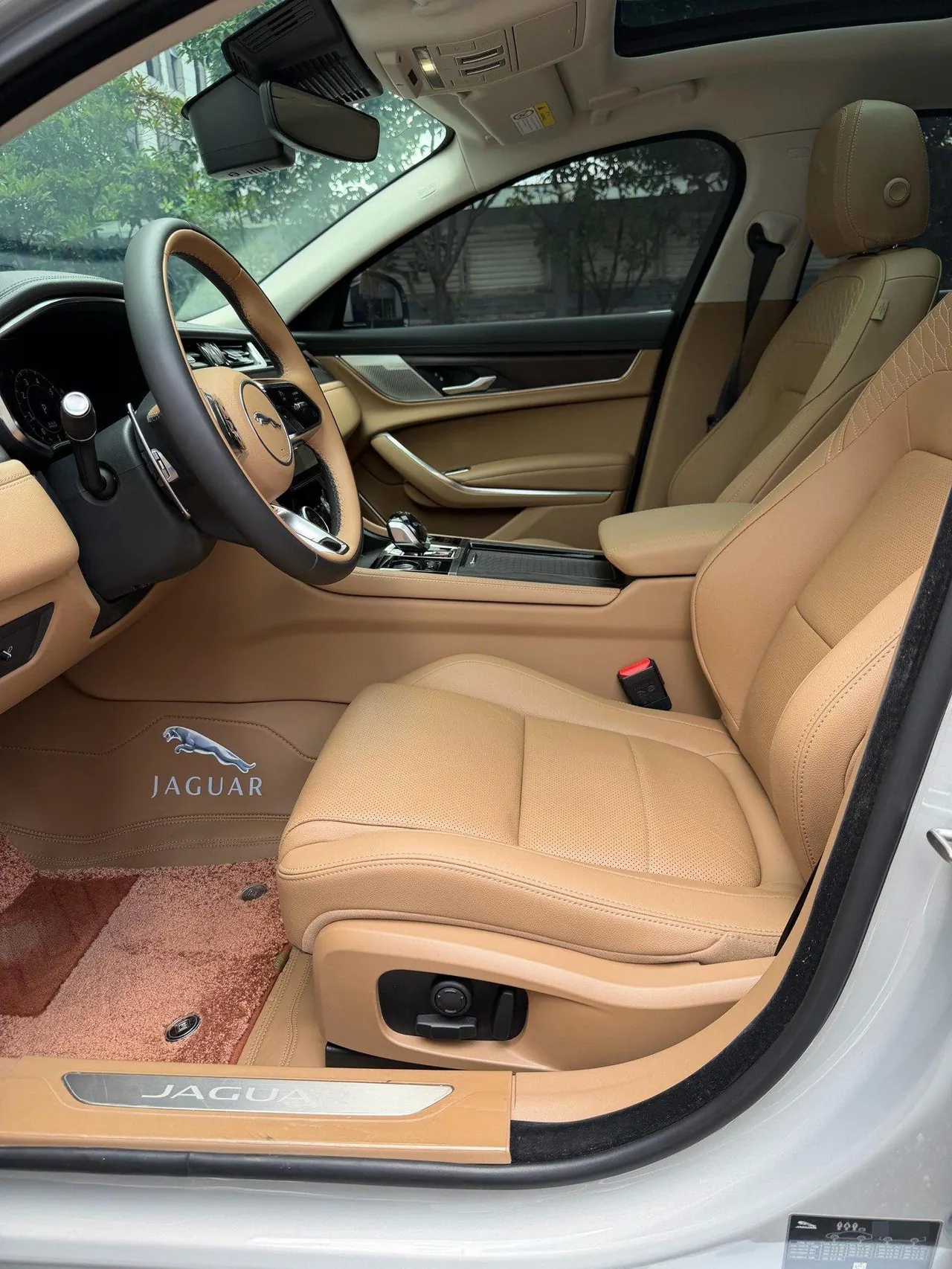Jaguar 2024 XFL 2.0T P 12500.00g Drive Enjoy Deluxe Edition Automatic Gear 6