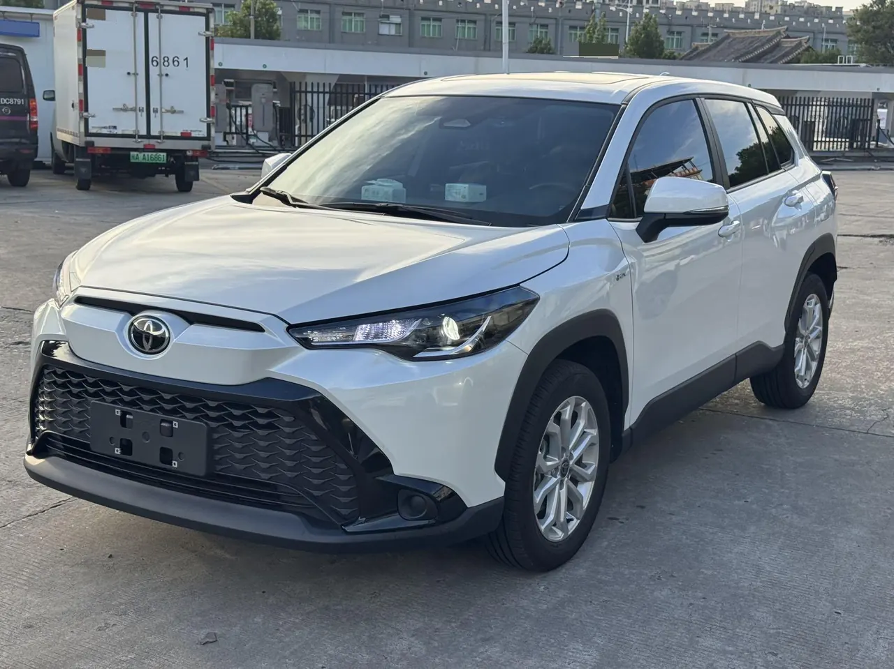 Toyota 2024 Fenglanda Shuangqing 2.0 Stepless Intelligent Electric Hybrid Leading Edition Automatic Gear - View 1