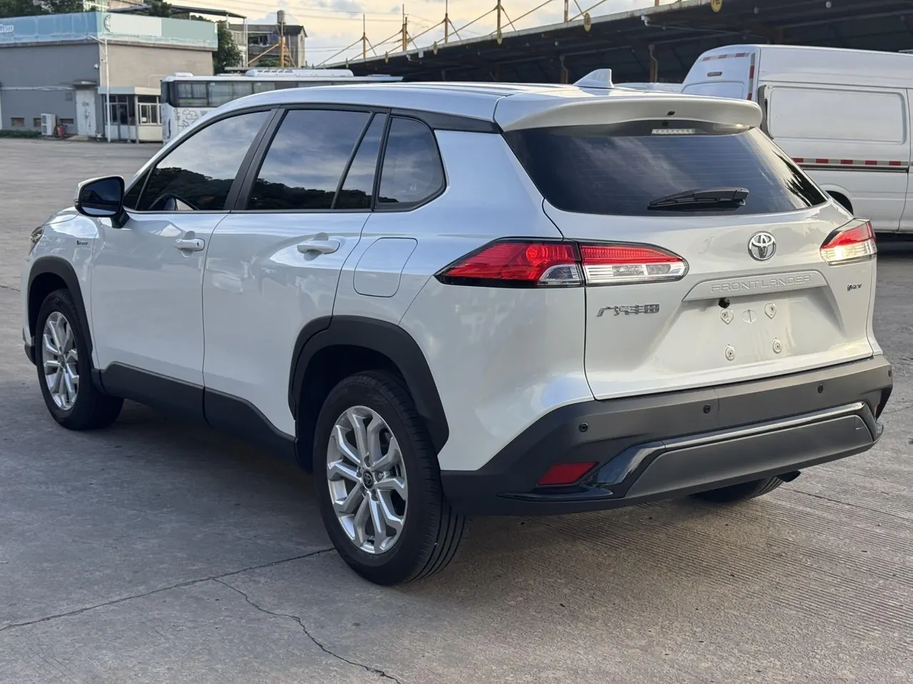 Toyota 2024 Fenglanda Shuangqing 2.0 Stepless Intelligent Electric Hybrid Leading Edition Automatic Gear 5