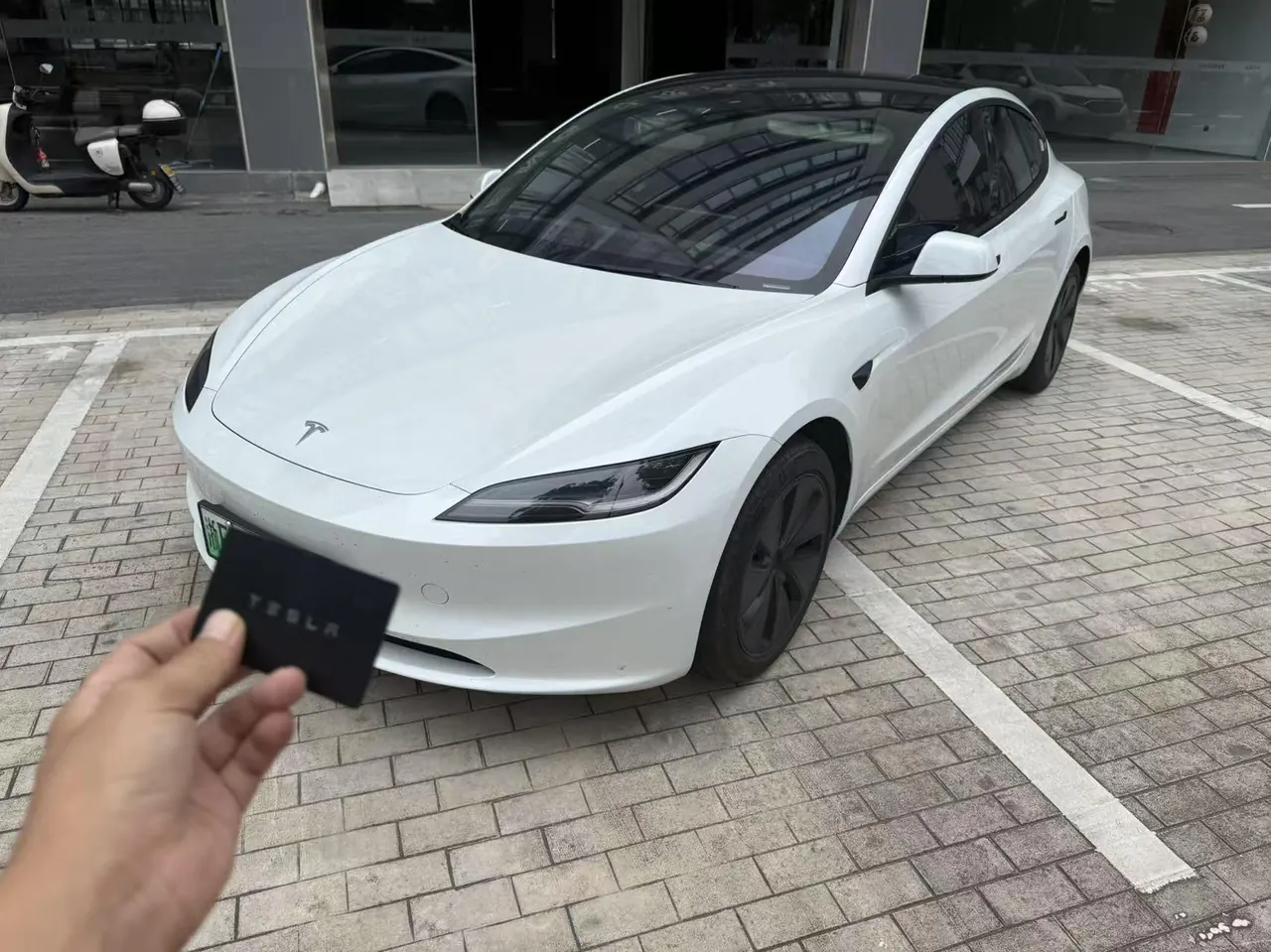 Tesla 2025 Model 3 Rear-Wheel-Drive Edition (facelift) Automatic Transmission - View 1