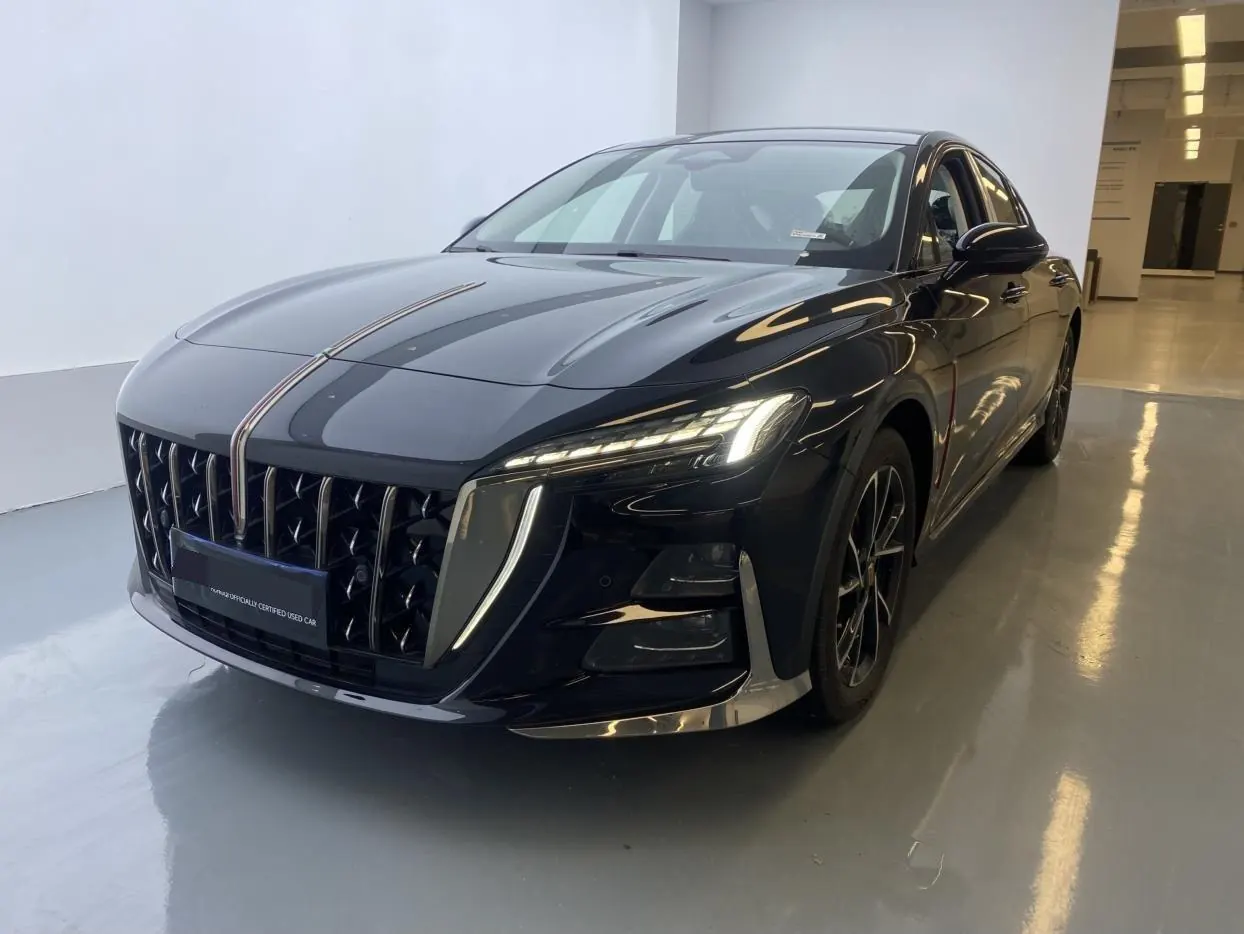 Open image lightbox: HongQi 2024 H6 2.0T Easy Edition Automatic Gear