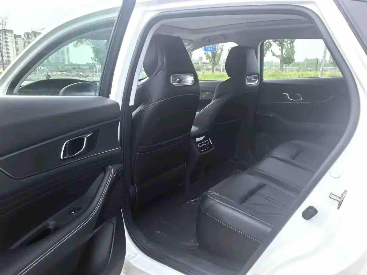 ChangAn 2024 UNI-K Smart Electric iDD 1.5T 135km Smart Auto 3