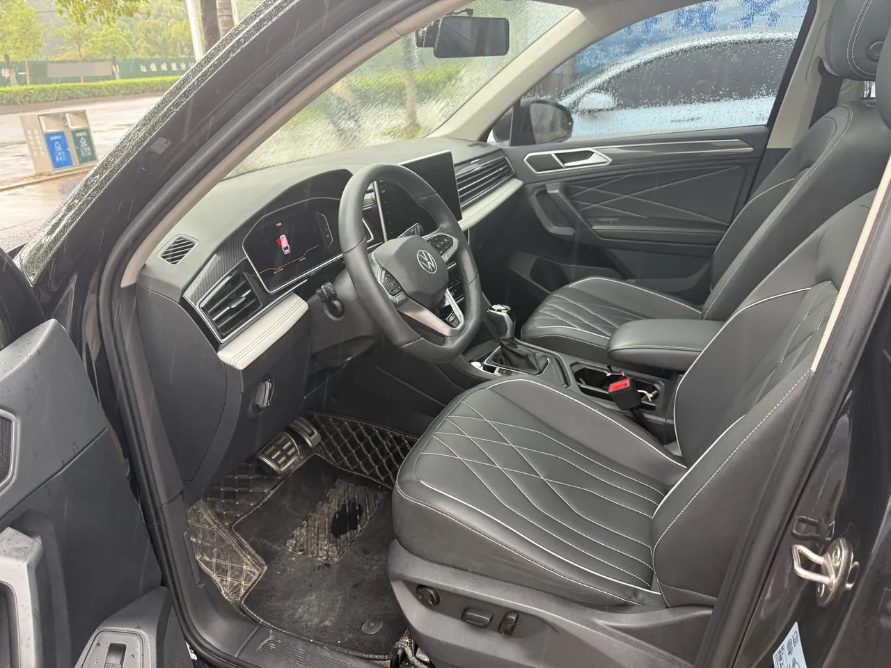 Volkswagen 2024 Tiguan L R-Line 2.0TSI 330TSI Two‑wheel‑drive R‑Line Dragon Glory Edition Automatic 4