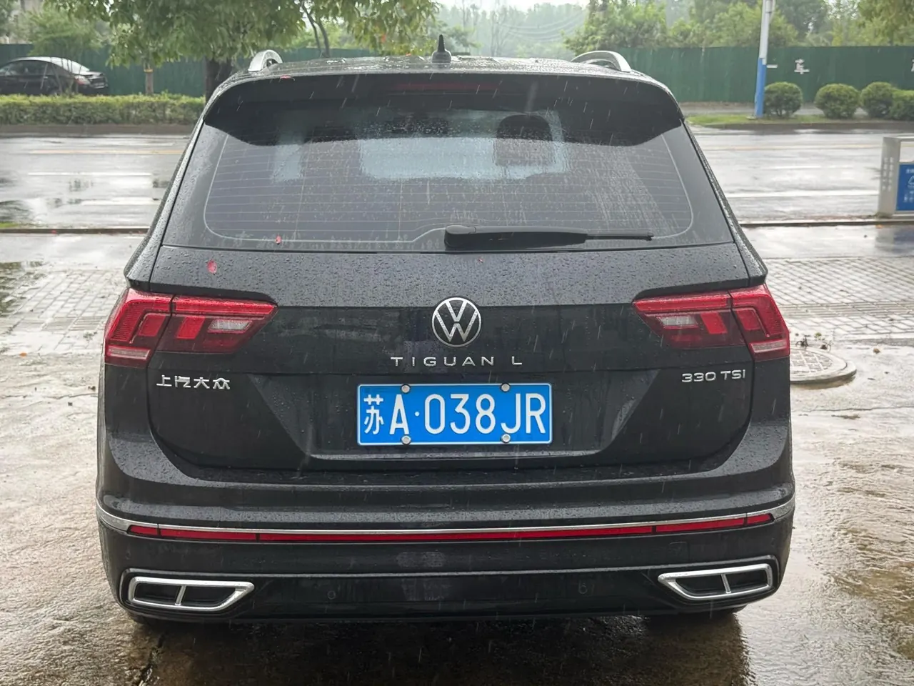 Volkswagen 2024 Tiguan L R-Line 2.0TSI 330TSI Two‑wheel‑drive R‑Line Dragon Glory Edition Automatic 6