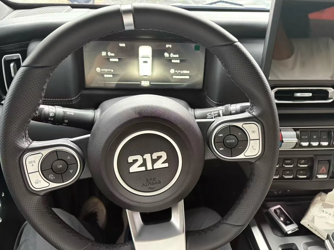 212 2024 T01 2.0T mechanic automatic gear 3