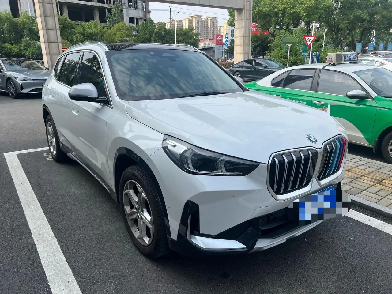 BMW 2024 X1 sDrive20Li 1.5T X design set automatic gear 3