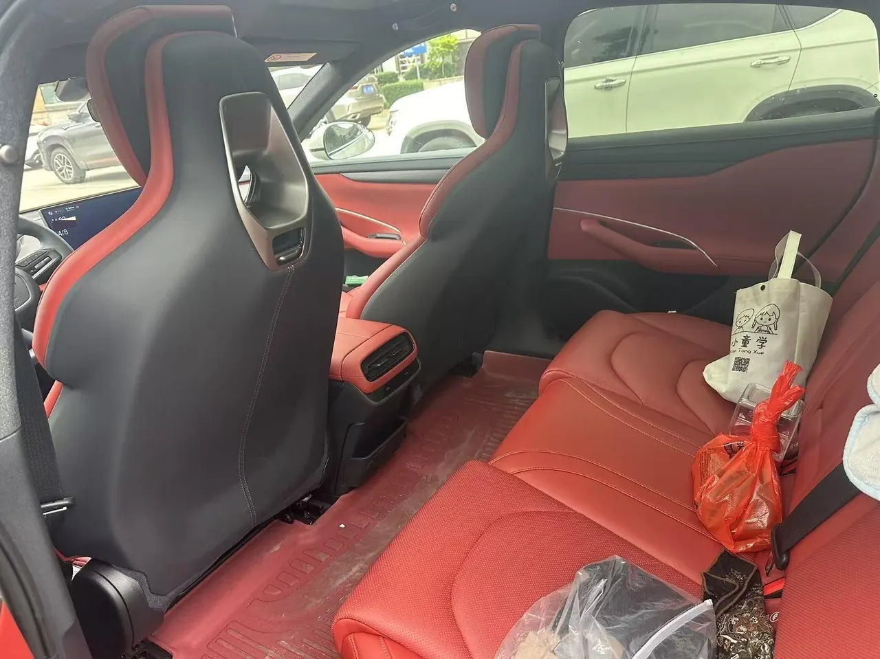 MI 2024 SU 7 830km Rear Drive Ultra Long Endurance High-end Smart Drive Pro Edition Automatic Gear 4