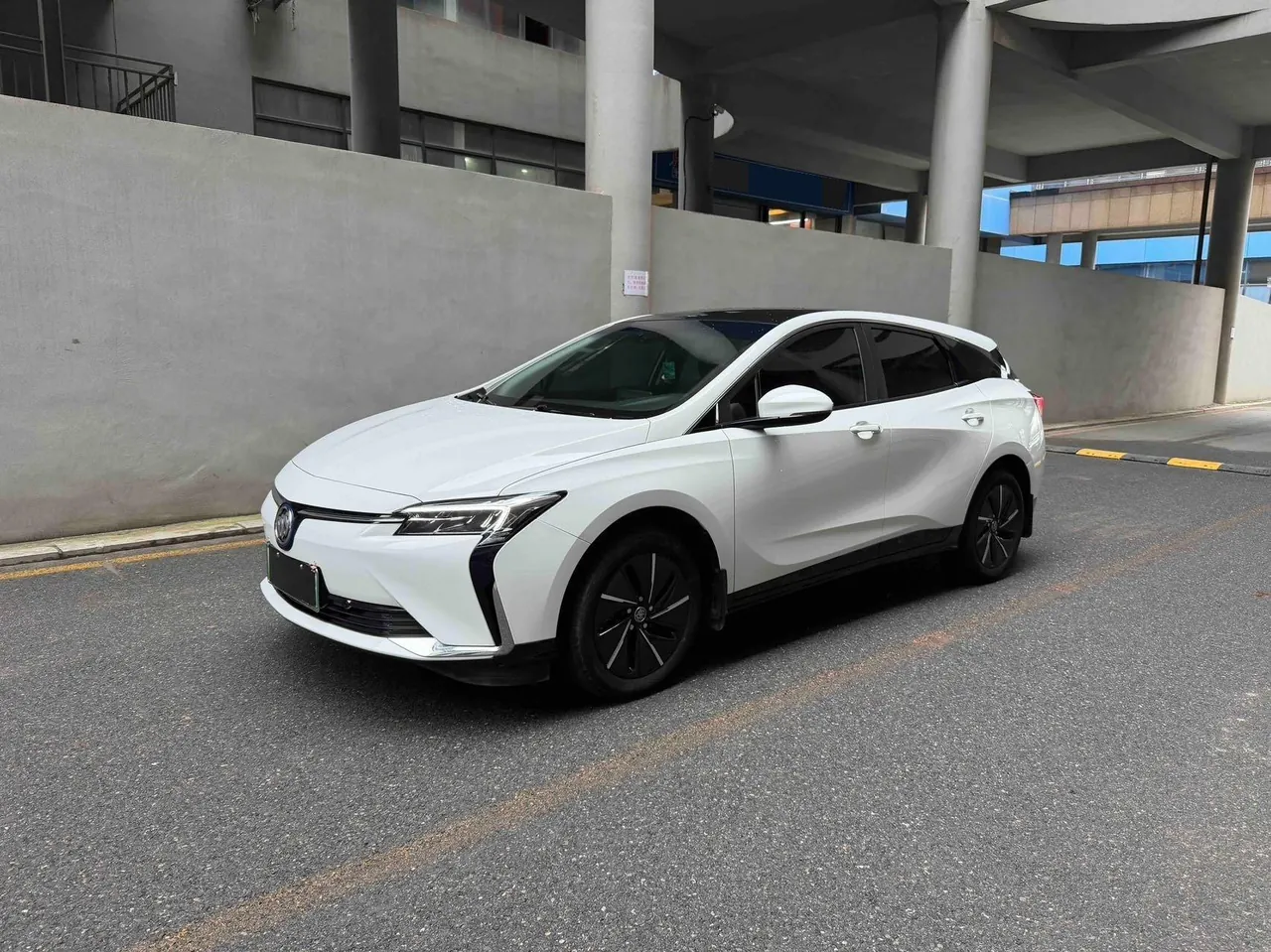 Открыть галерею: Buick 2024 Micro Blue 6(VELITE 6) 430km Premium Edition Automatic Gear