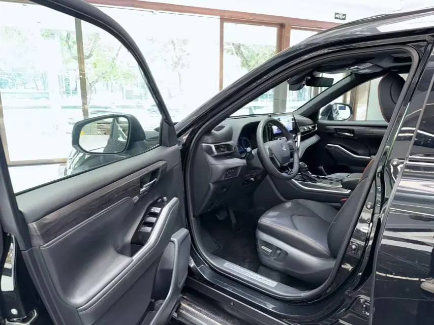 Toyota 2024 Crown Land Release HEV 2.5 Stepless Four-wheel Drive Premium Edition Automatic Gear 5