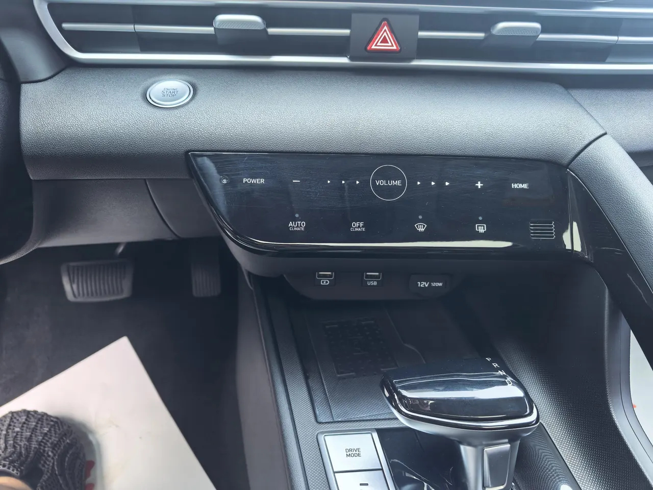 Hyundai 2022 Elantra -3-compartment 1.5 stepless LUX premium automatic gear 14
