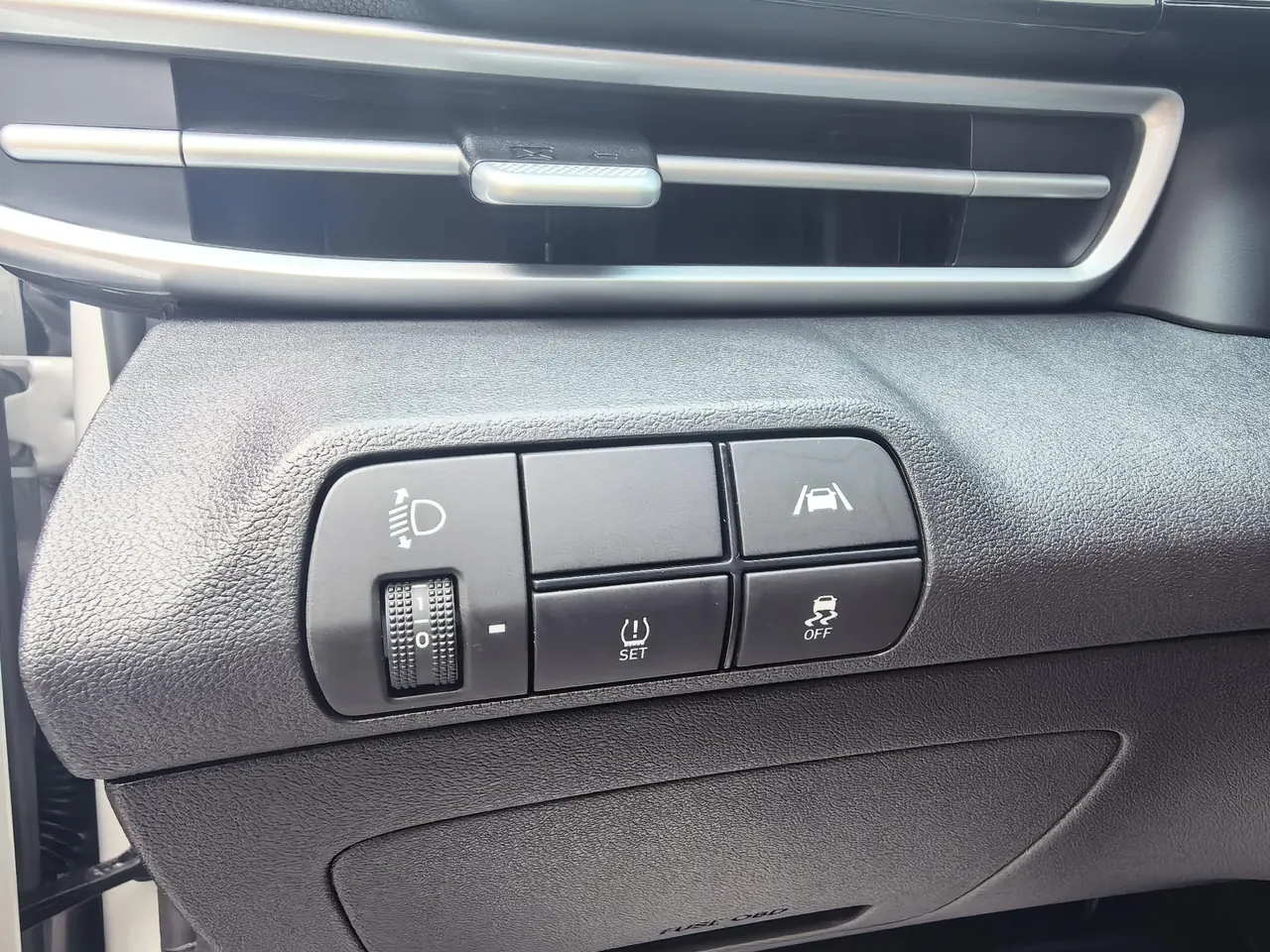 Hyundai 2022 Elantra -3-compartment 1.5 stepless LUX premium automatic gear 15