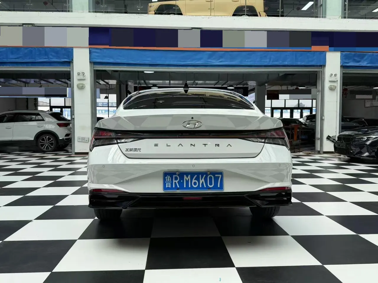 Hyundai 2022 Elantra -3-compartment 1.5 stepless LUX premium automatic gear 5