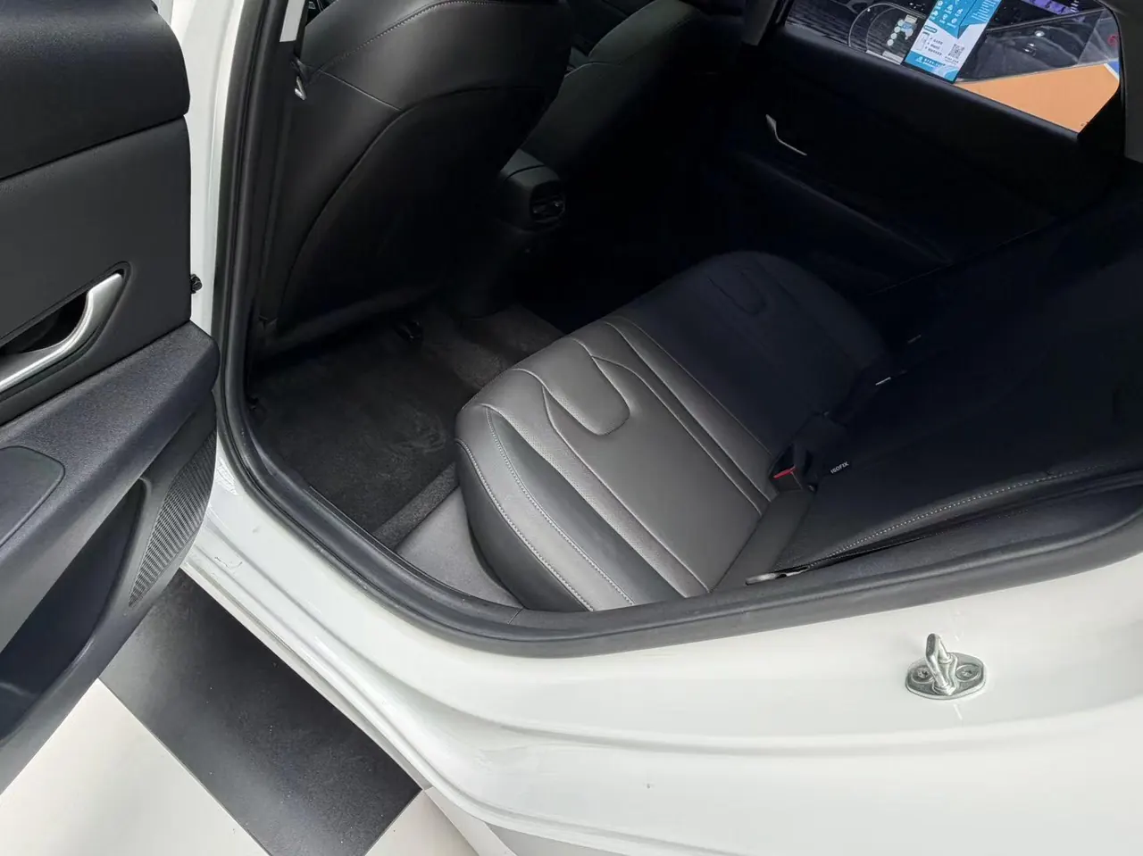 Hyundai 2022 Elantra -3-compartment 1.5 stepless LUX premium automatic gear 9