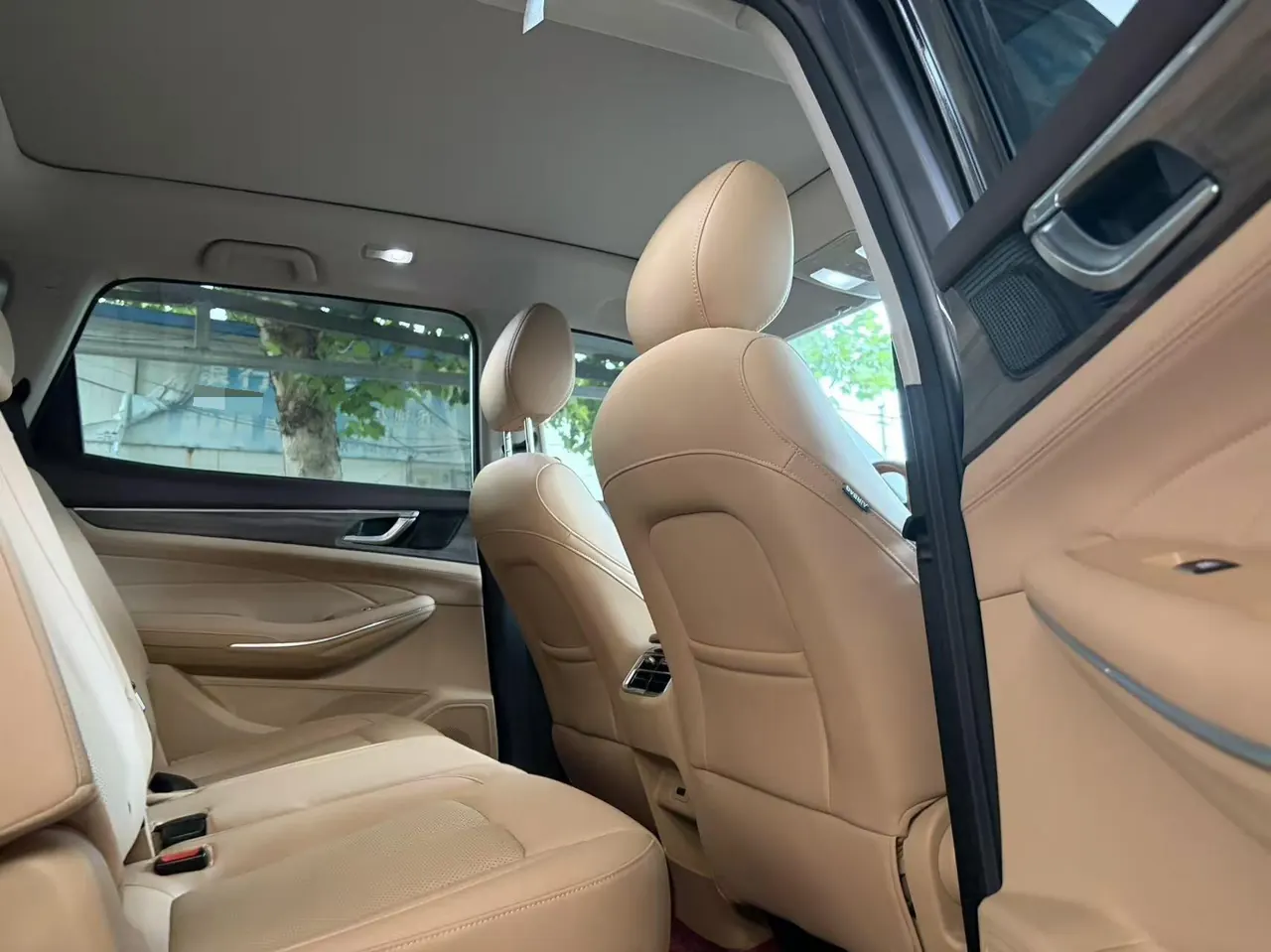 LanDian 2024 LanDian E5 1.5 Stepless Glory Edition 100KM Enjoy 7-seat Automatic Gear 5