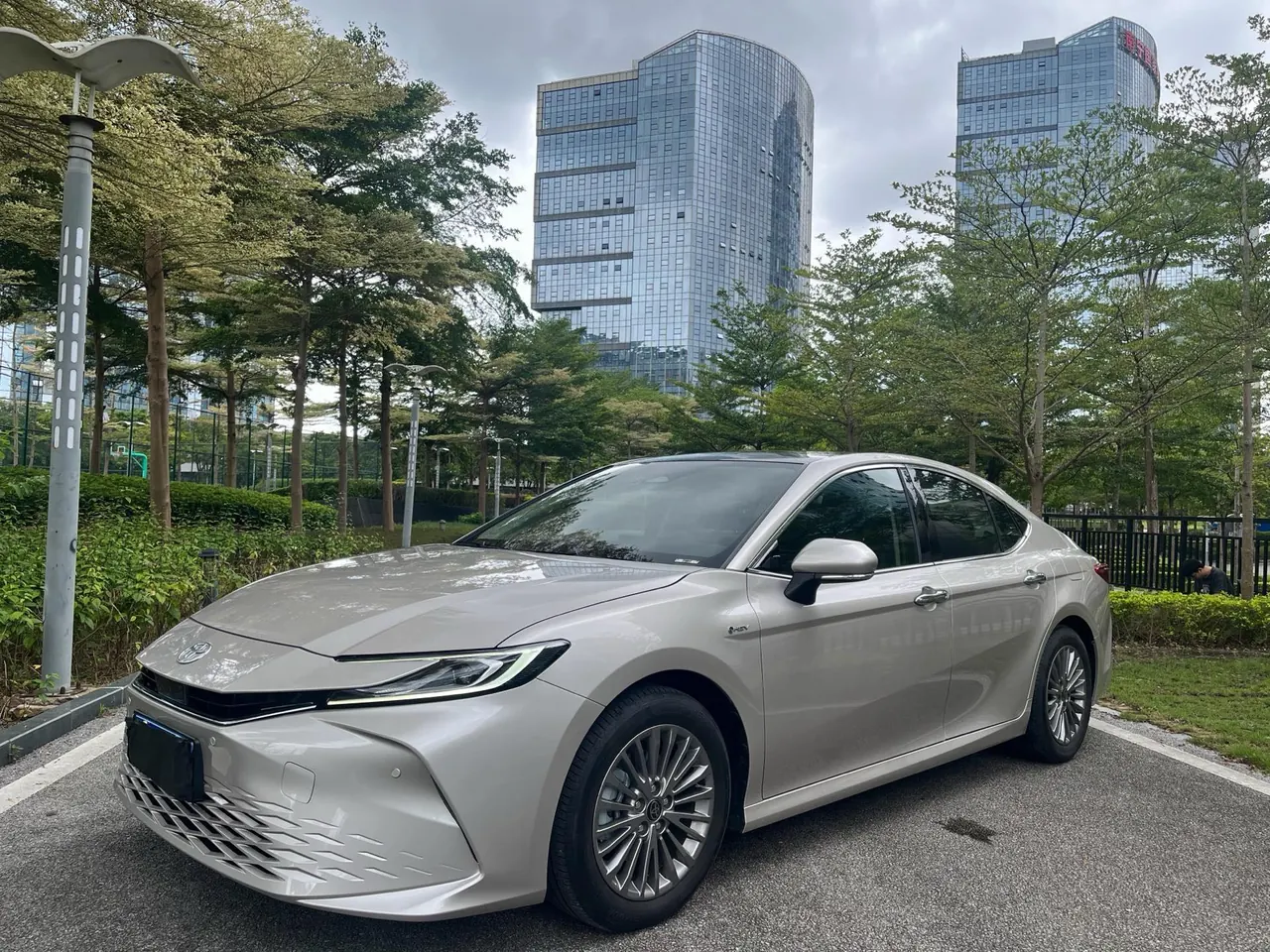 Open image lightbox: Toyota 2024 Camry Dual Engine 2.0HG Stepless Premium Edition Automatic Gear