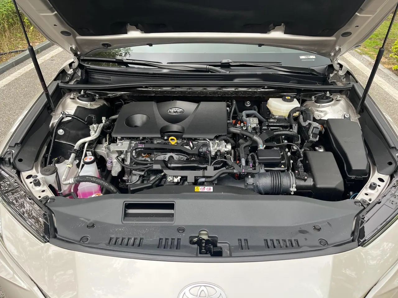 Toyota 2024 Camry Dual Engine 2.0HG Stepless Premium Edition Automatic Gear 10