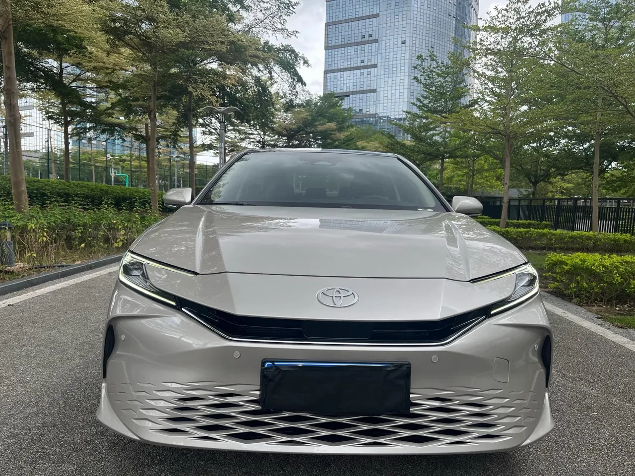 Toyota 2024 Camry Dual Engine 2.0HG Stepless Premium Edition Automatic Gear 11