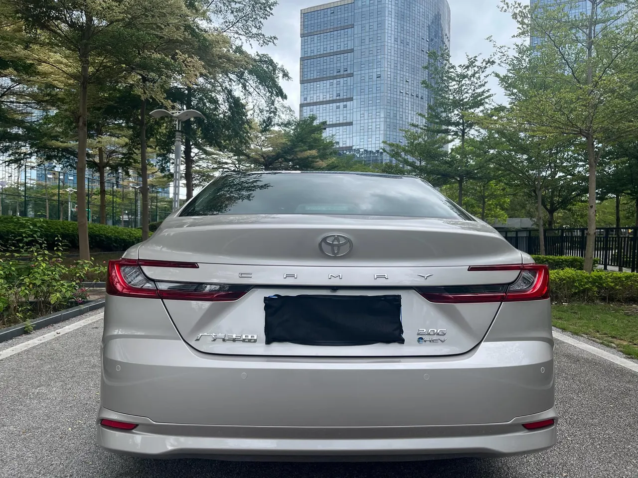 Toyota 2024 Camry Dual Engine 2.0HG Stepless Premium Edition Automatic Gear 3