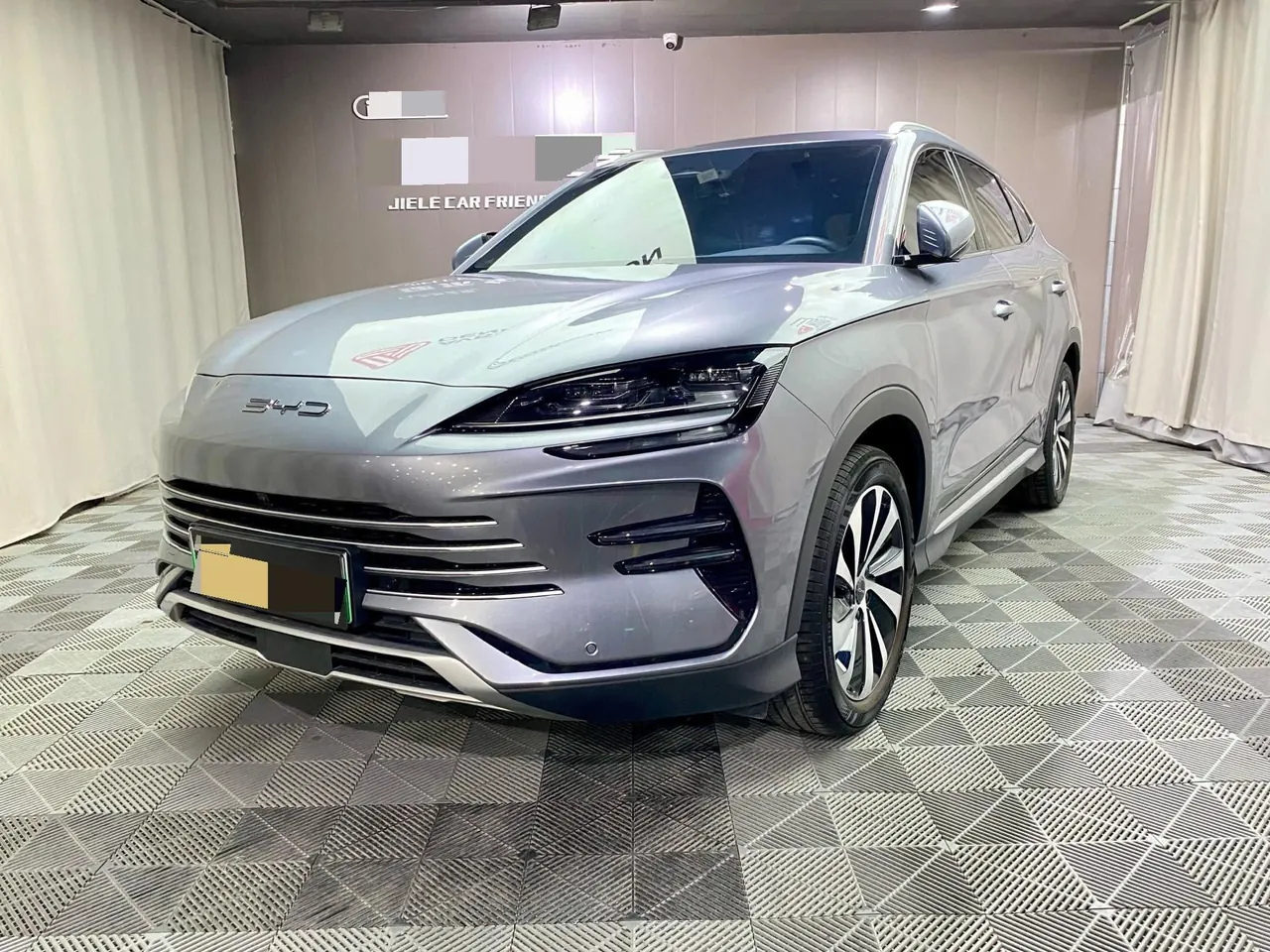 Открыть галерею: BYD Song PLUS New Energy 2024 Song PLUS DM-i 1.5 Stepless Glory Edition 110km Flagship PLUS Automatic Gear