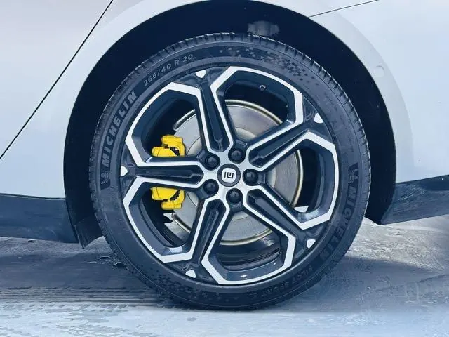 MI 2024 SU 7 800km 4-wheel drive ultra-long endurance high-end smart driving Max version automatic gear 8