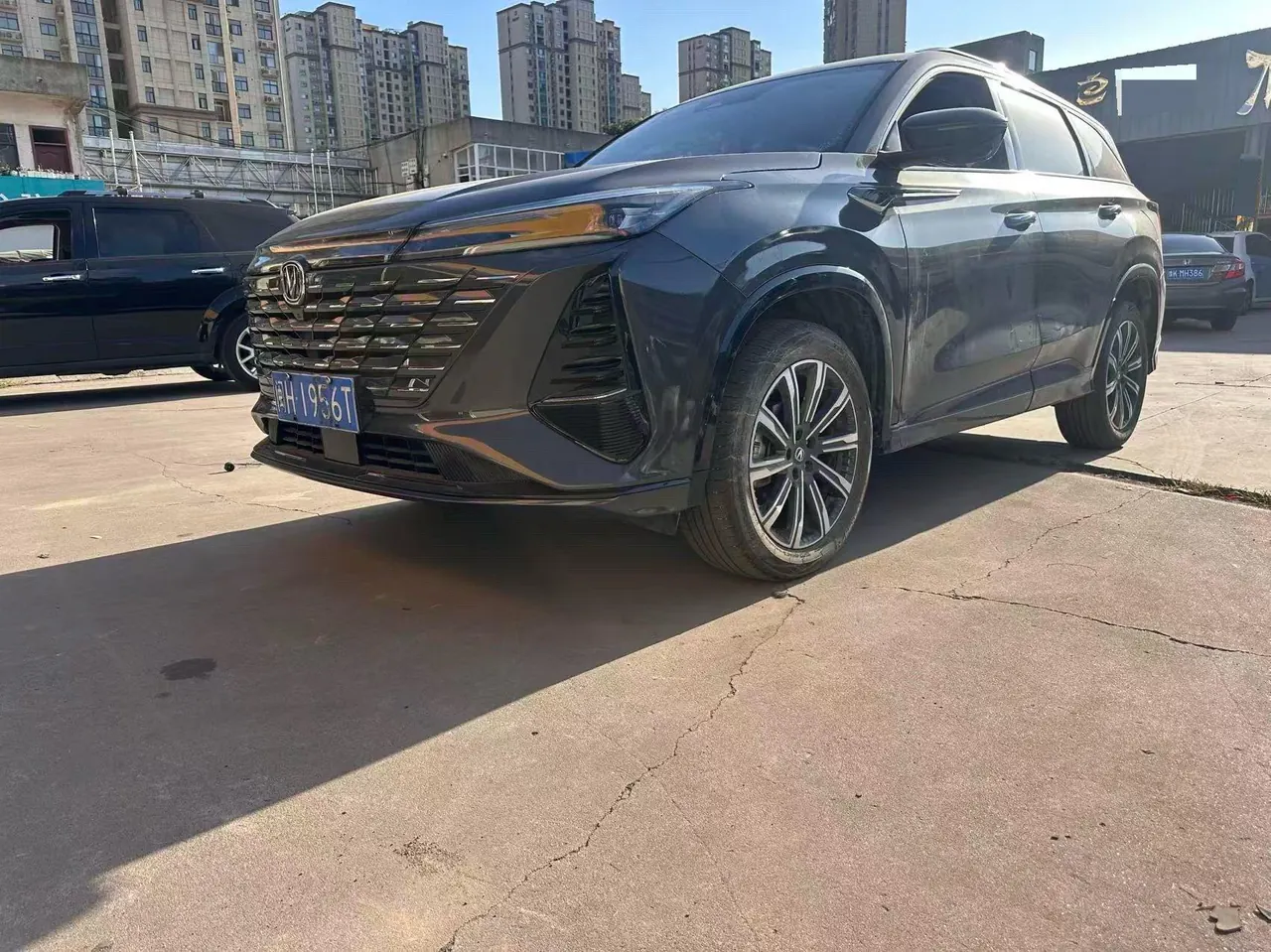 Открыть галерею: ChangAn 2025 CS75 PLUS 1.5T Champion Edition Jinhang Automatic Gear