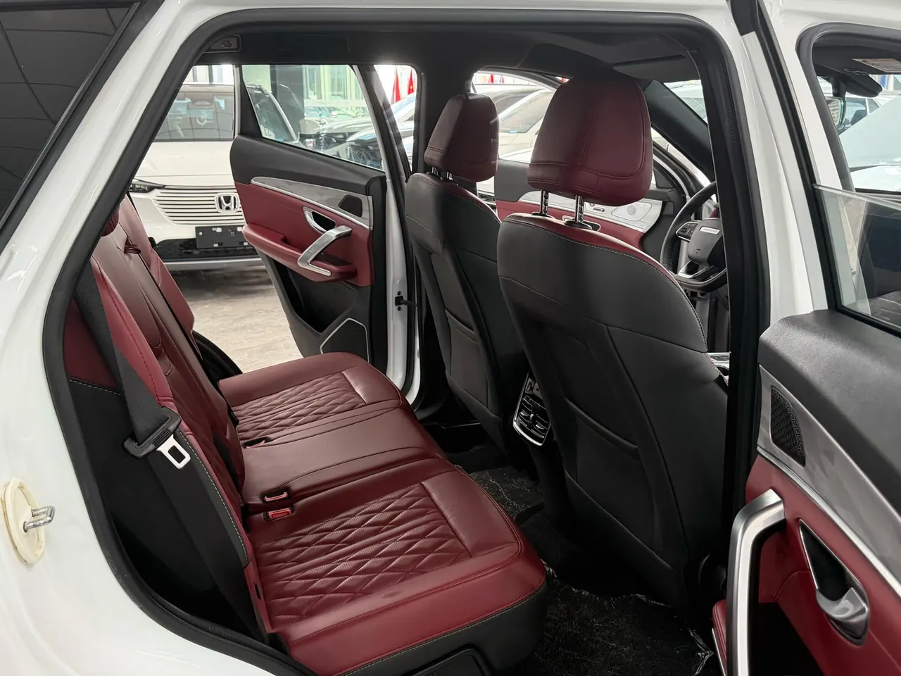 Jetour 2023 X70 PLUS 1.5T Brave PLUS5 Automatic Gear 7