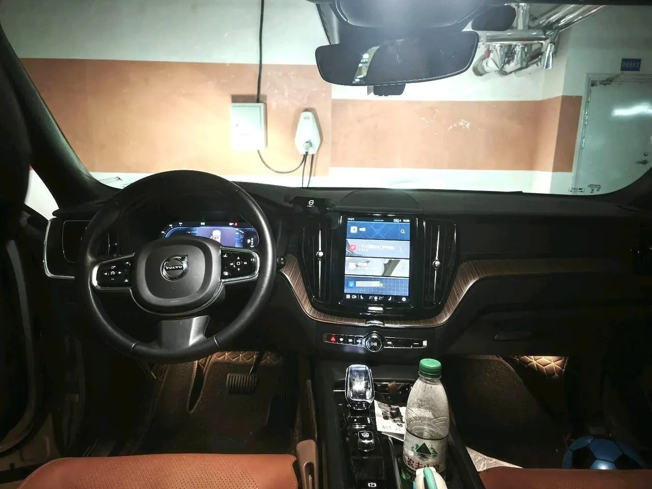 Volvo 2024 XC60 48V 2.0T B5 4-wheel drive Zhiyuan Deluxe Edition Automatic Gear 4