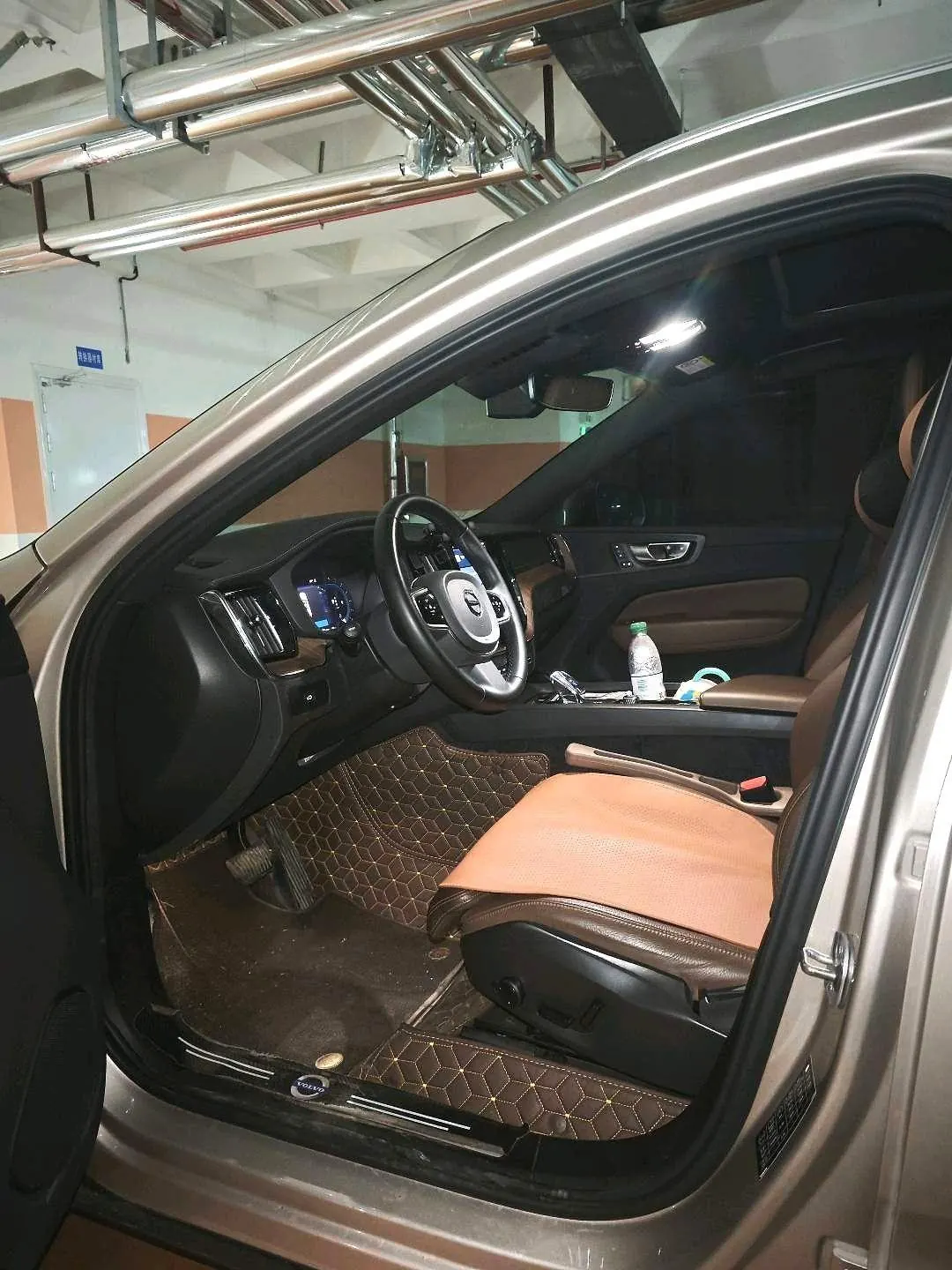 Volvo 2024 XC60 48V 2.0T B5 4-wheel drive Zhiyuan Deluxe Edition Automatic Gear 5