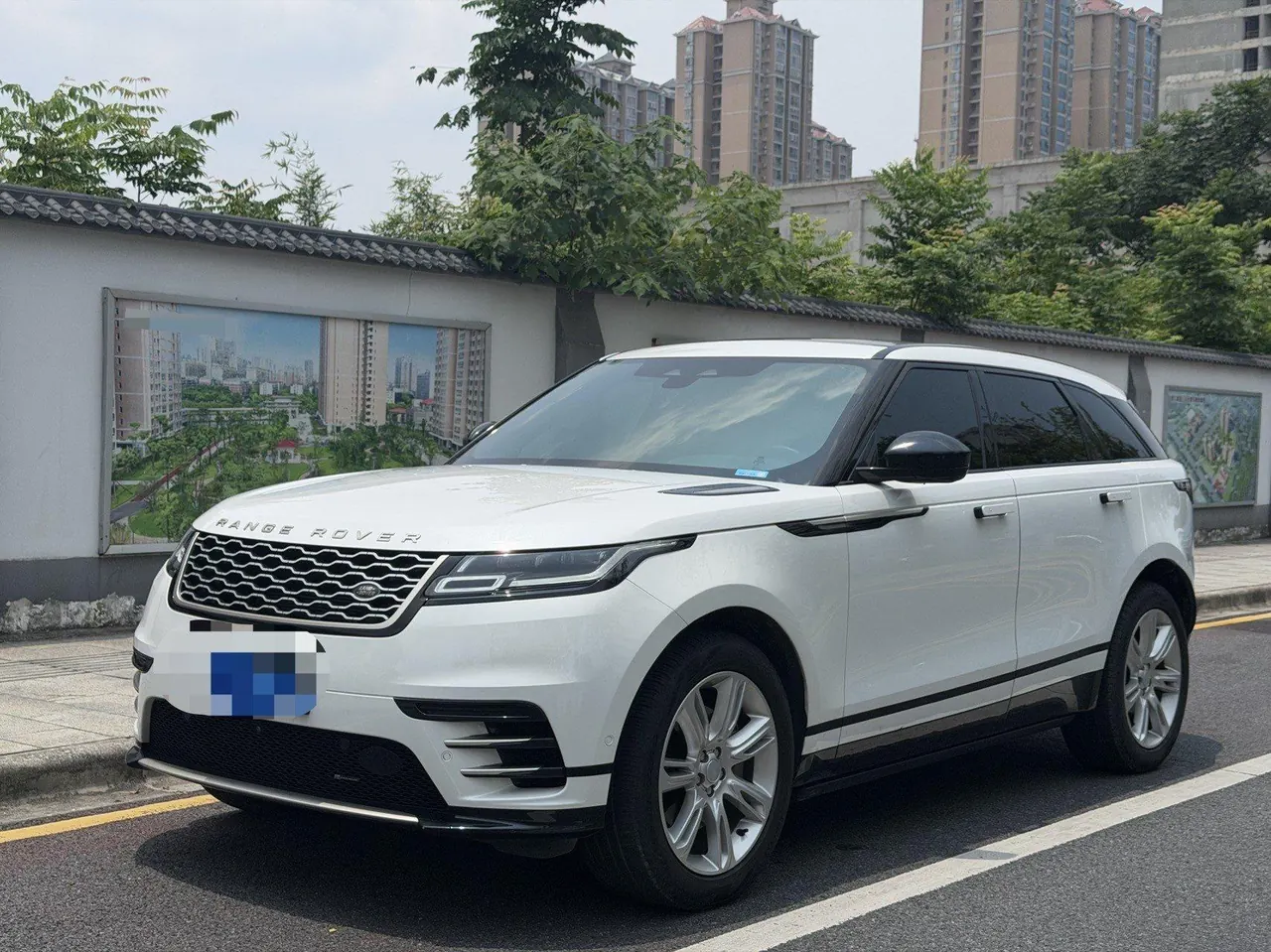 Открыть галерею: Land Rover Range Rover Star Vein (Imported) 2022 Range Rover Star Vein 2.0T 250PS Gold Collector's Edition Automatic Gear