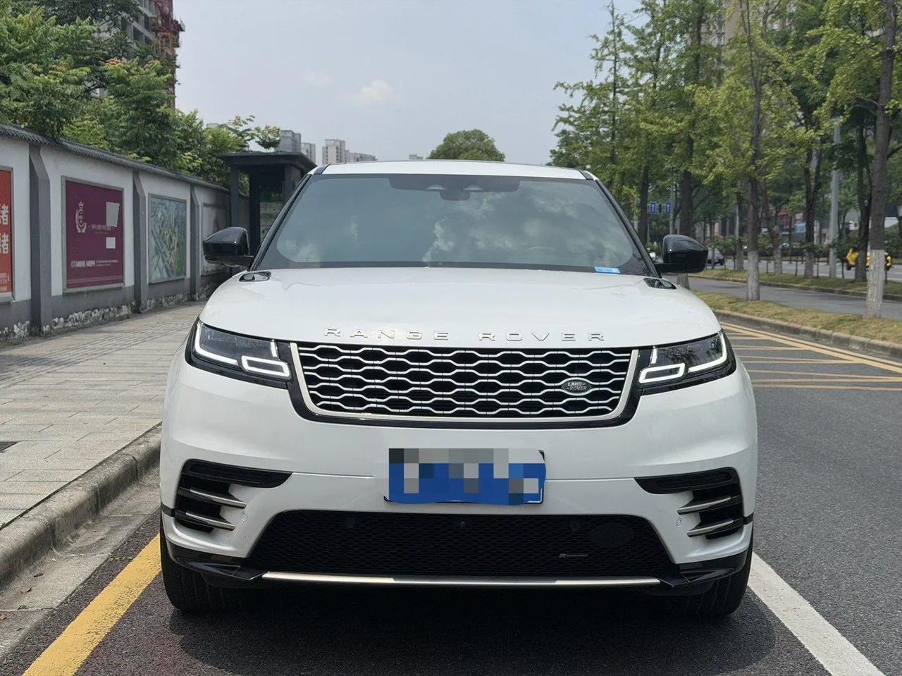Land Rover Range Rover Star Vein (Imported) 2022 Range Rover Star Vein 2.0T 250PS Gold Collector's Edition Automatic Gear 2