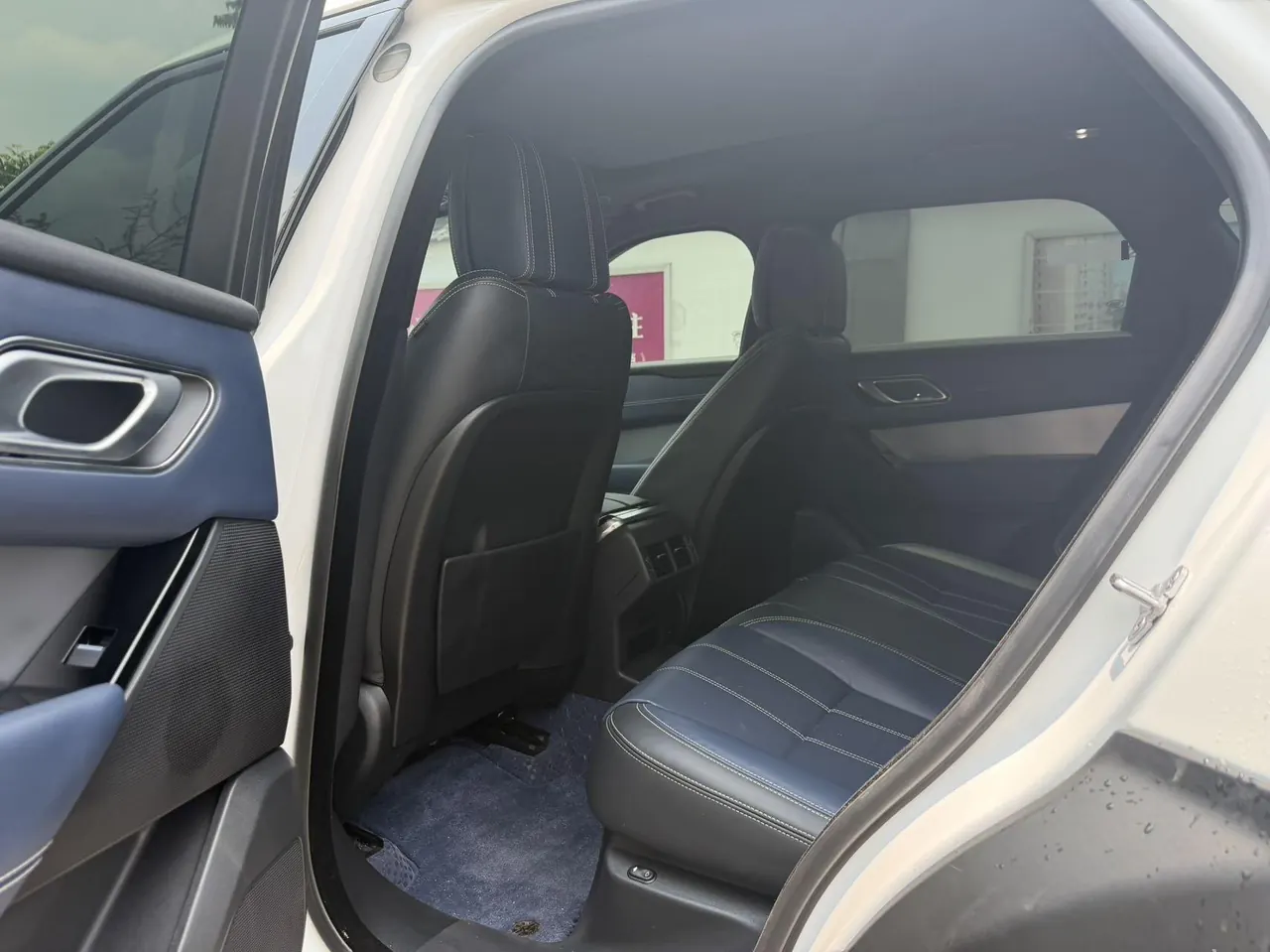 Land Rover Range Rover Star Vein (Imported) 2022 Range Rover Star Vein 2.0T 250PS Gold Collector's Edition Automatic Gear 6