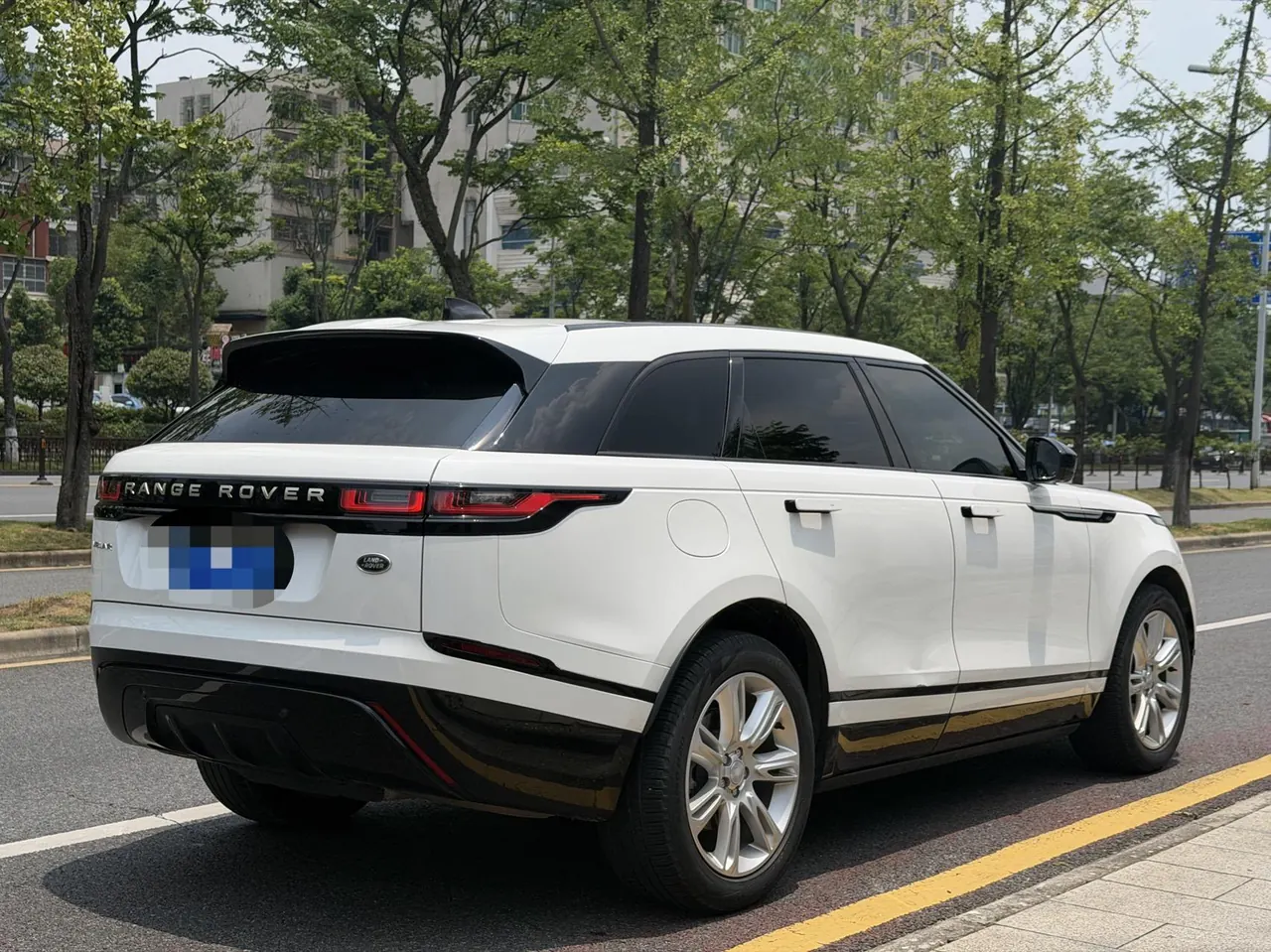 Land Rover Range Rover Star Vein (Imported) 2022 Range Rover Star Vein 2.0T 250PS Gold Collector's Edition Automatic Gear 9
