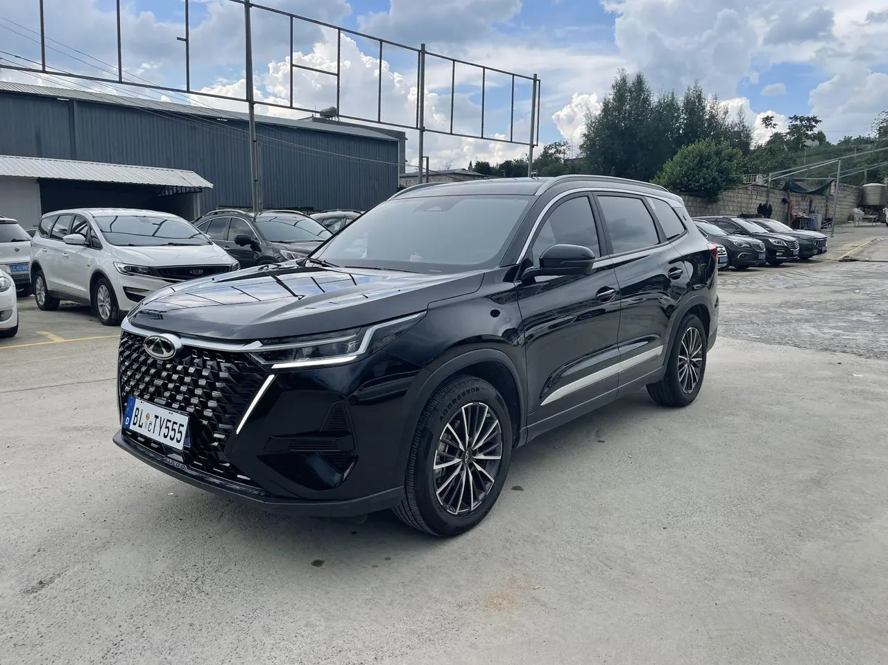 Open image lightbox: Chery 2025 Ruihu 8 PRO 1.6T 290T Two-Drive Deluxe Edition Automatic Gear