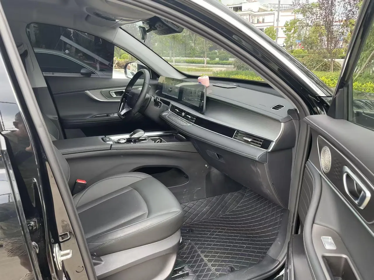 Chery 2025 Ruihu 8 PRO 1.6T 290T Two-Drive Deluxe Edition Automatic Gear 9
