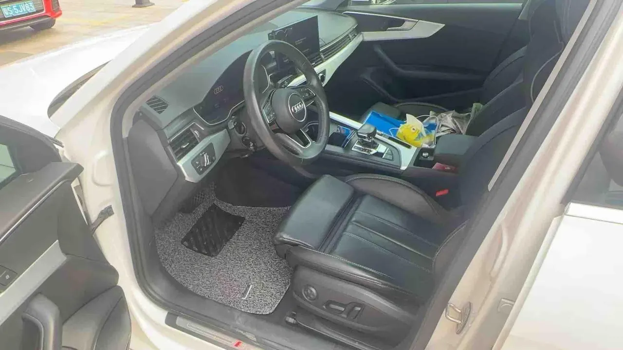 Audi 2020 A4L 2.0TFSI 40TFSI Deluxe Dynamic Automatic 2