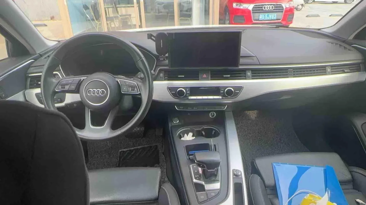 Audi 2020 A4L 2.0TFSI 40TFSI Deluxe Dynamic Automatic 3
