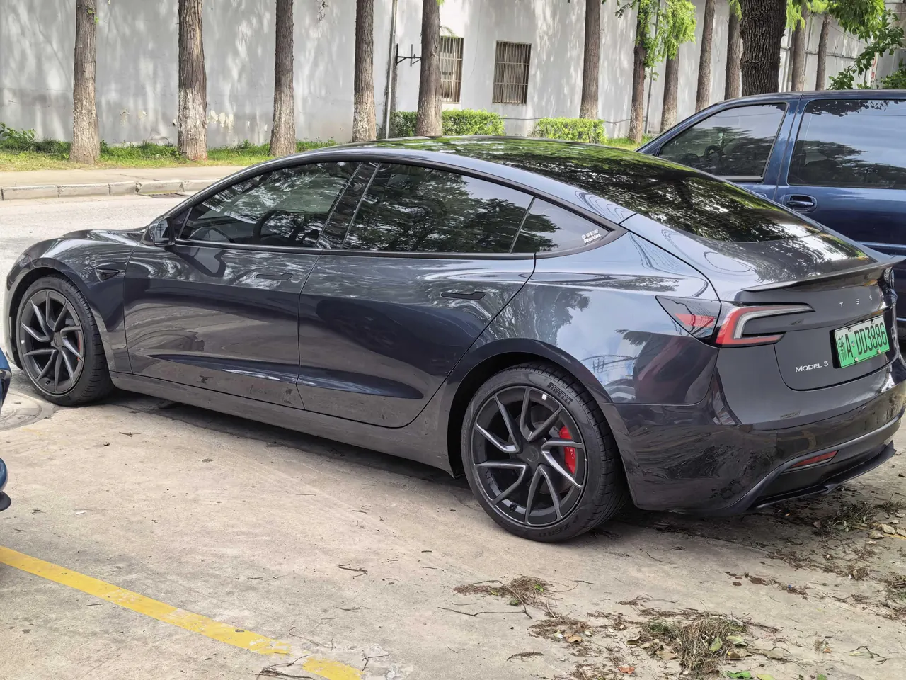 Tesla 2024 Model 3 high-performance all-wheel drive version automatic transmission 5