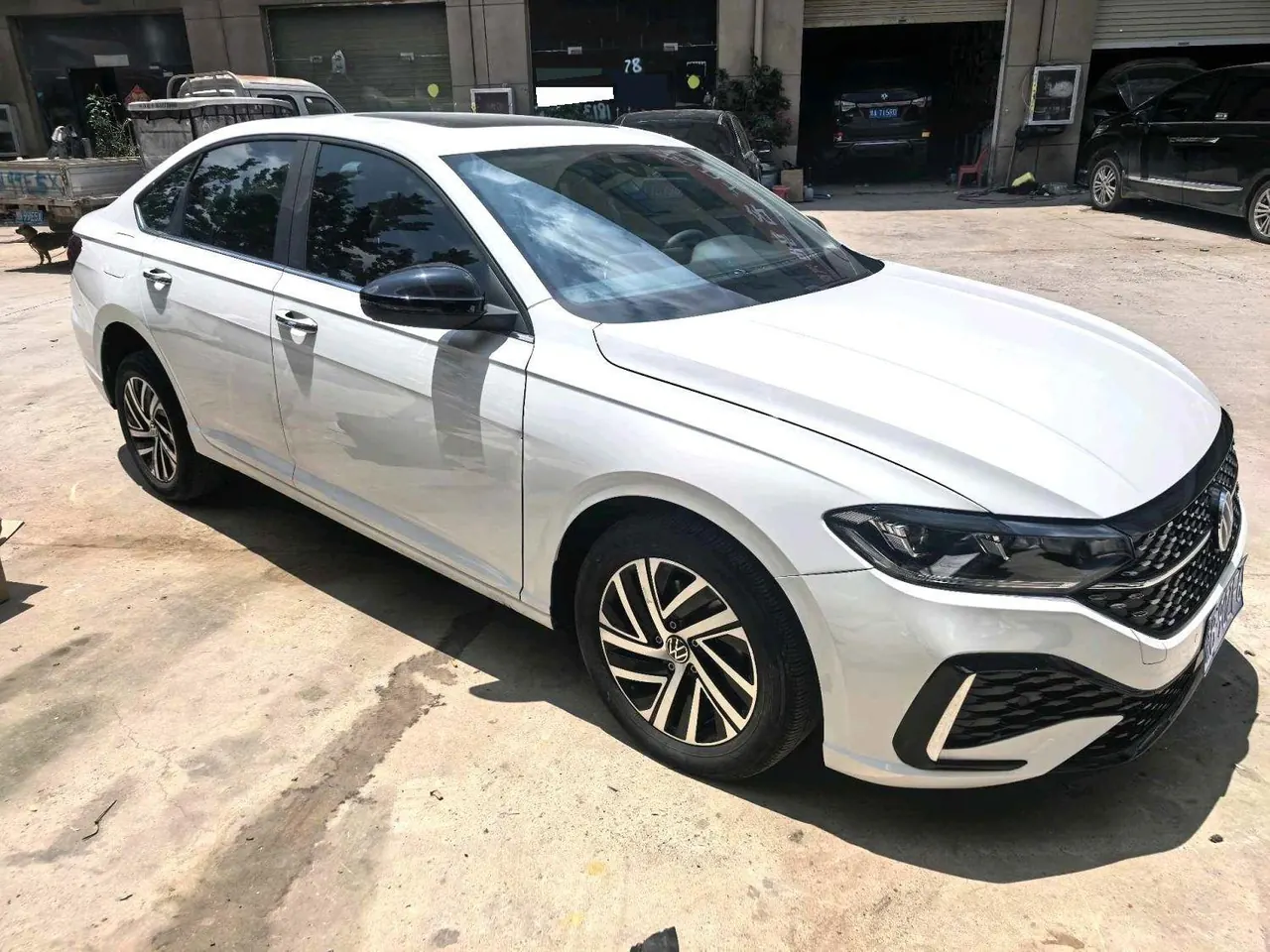 Volkswagen 2024 Lavida 1.5TSI 300TSI Star Leading Edition Automatic Gear 3