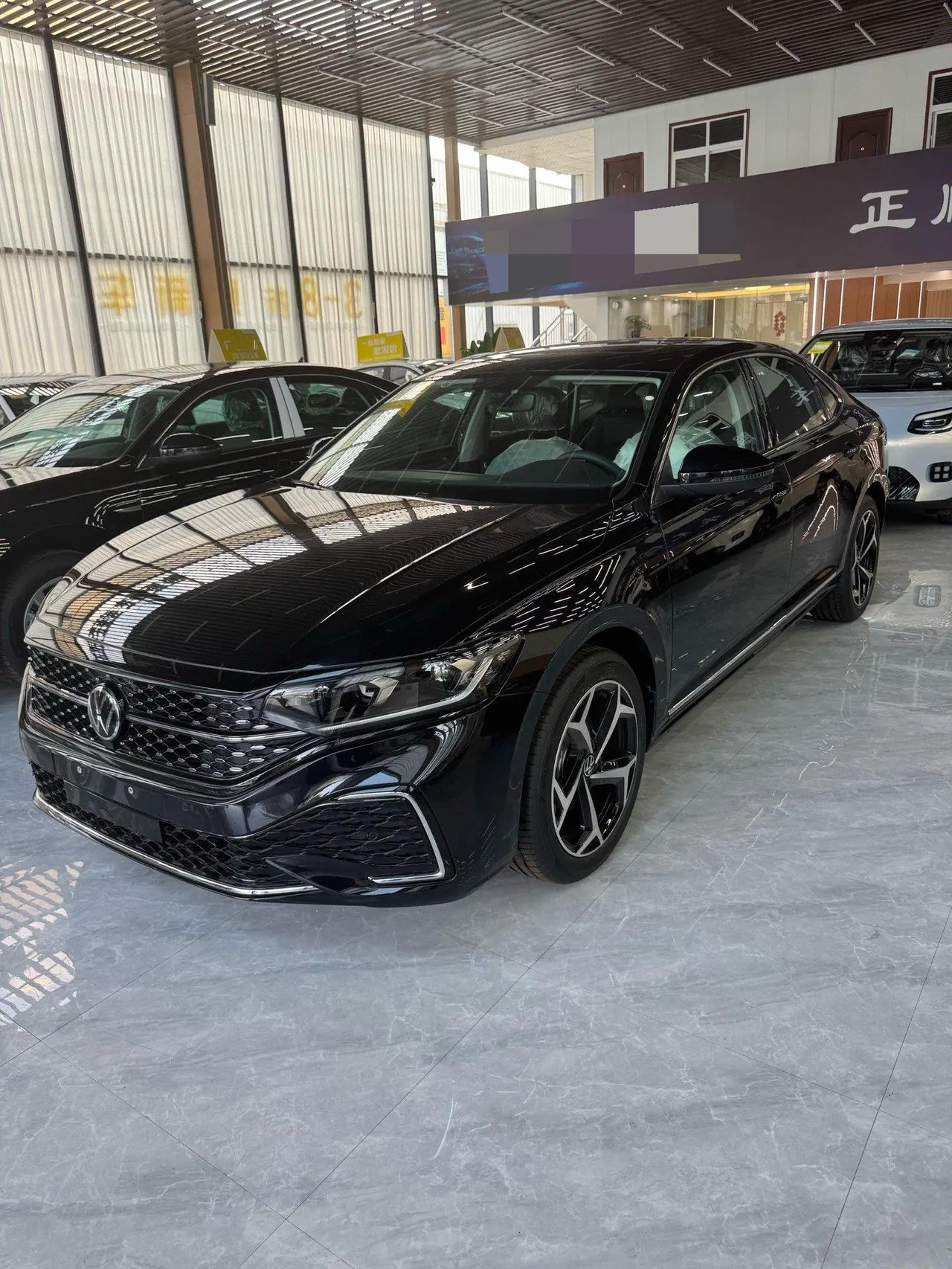 Open image lightbox: Volkswagen 2026 Passat 2.0TSI 380TSI Subut Longteng Edition Automatic Gear