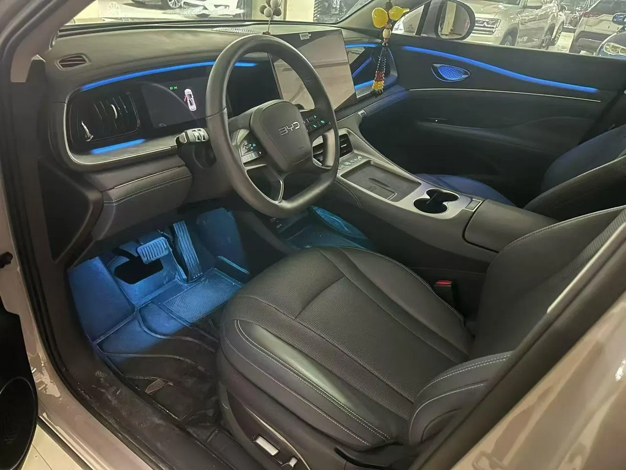BYD 2025 Sea Lion 07 DM-i 1.5T Stepless 150 Pilot Edition Automatic Gear 2