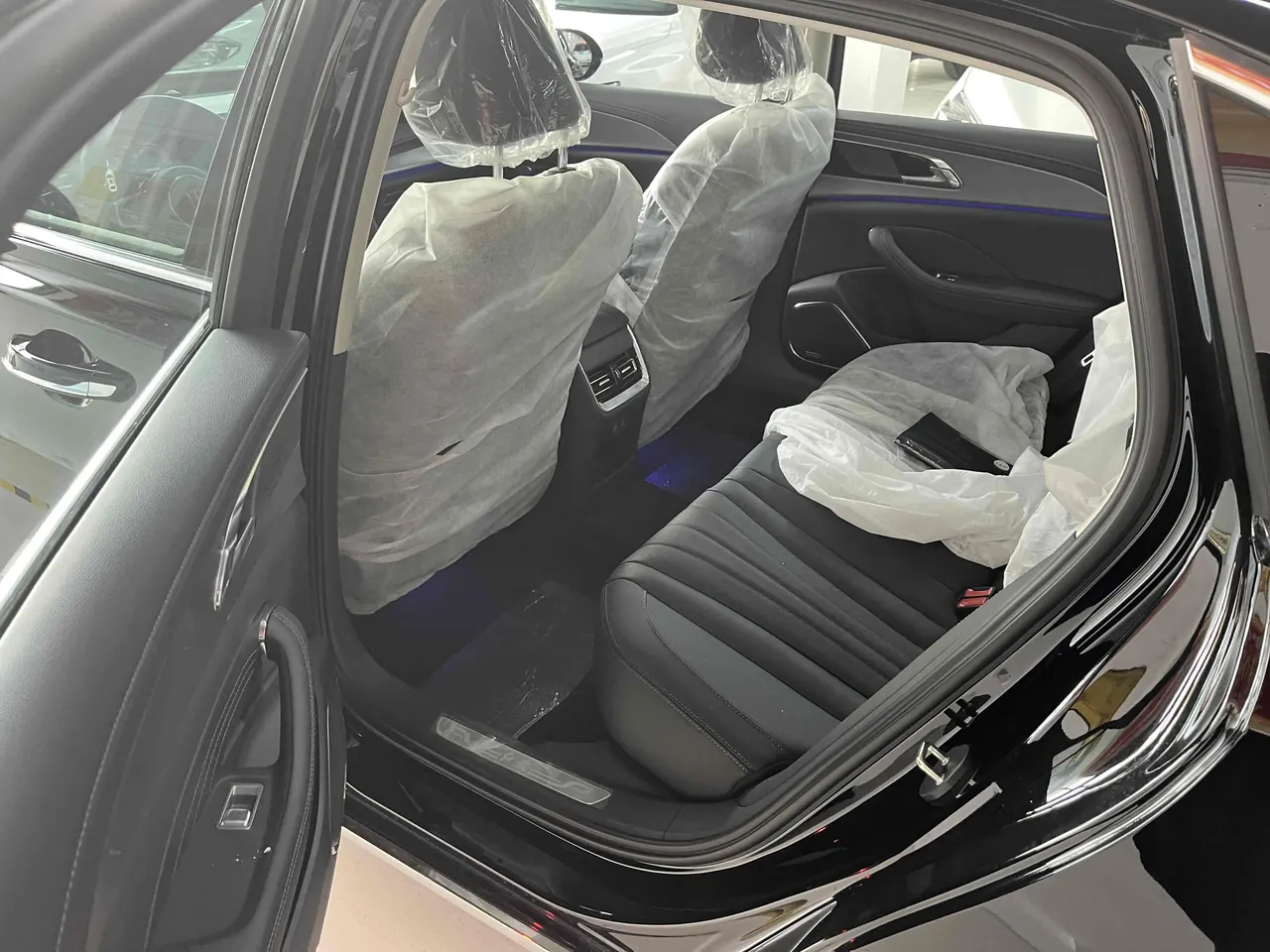 HongQi 2024 H5 2.0T Zhilian Qi Chang Edition Automatic Gear 4