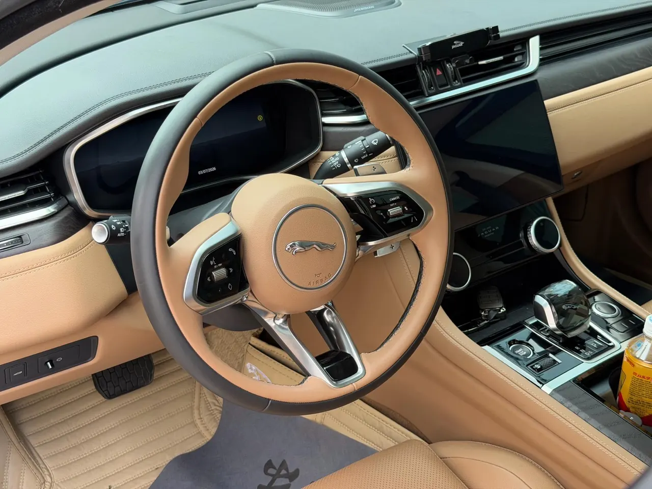 Jaguar 2024 XFL 2.0T P 12500.00g Drive Enjoy Deluxe Edition Automatic Gear 4