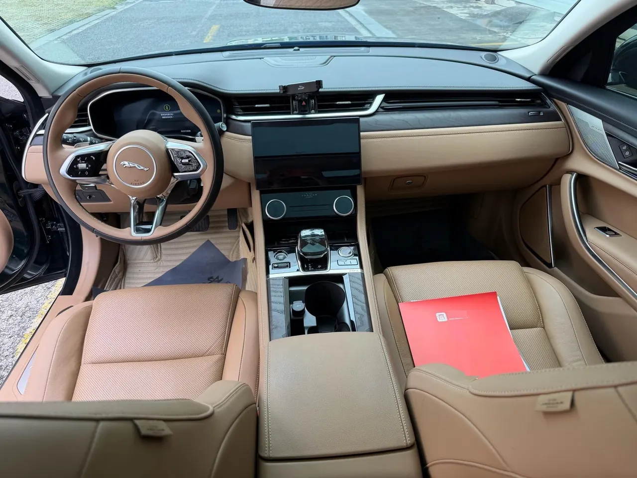 Jaguar 2024 XFL 2.0T P 12500.00g Drive Enjoy Deluxe Edition Automatic Gear 5