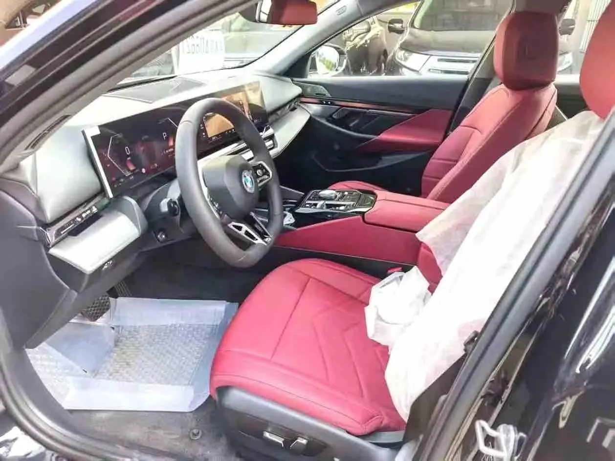 BMW 5 Series 2026 530Li 48V 2.0T Leading M Sports Suit (Modified) Automatic Gear 2