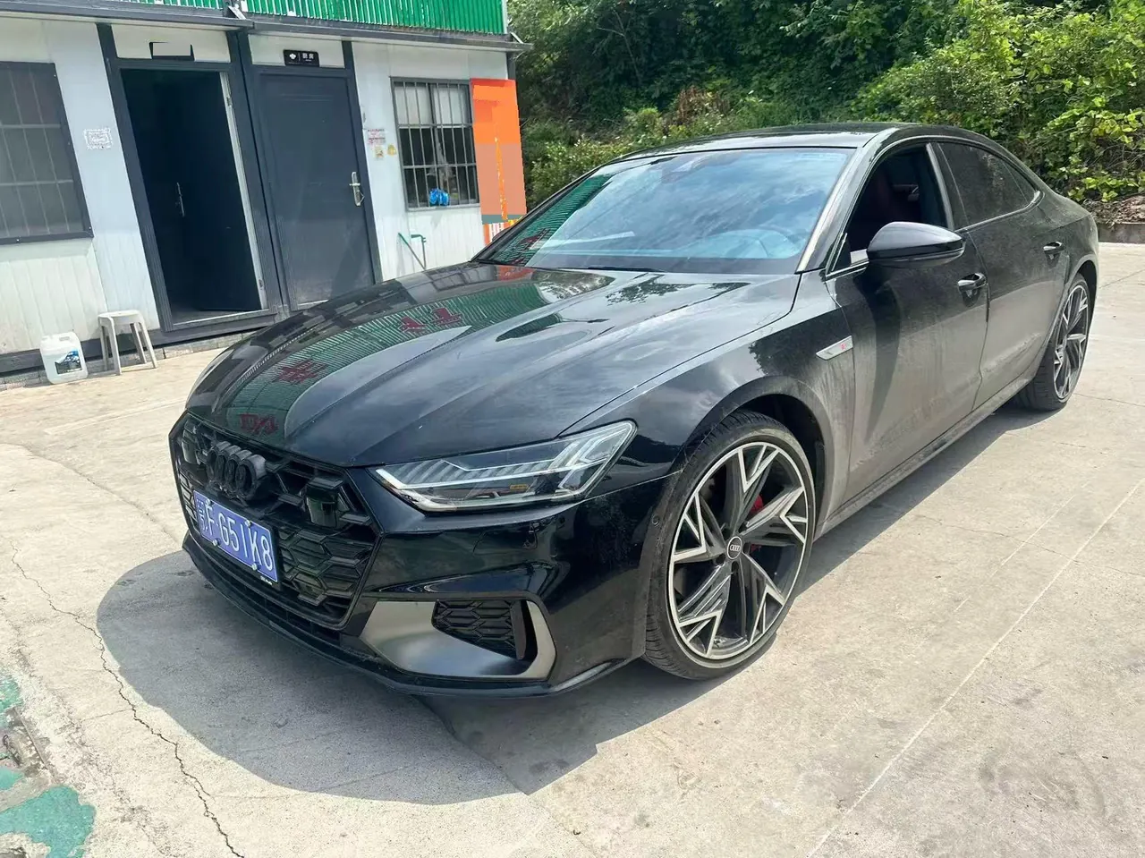Открыть галерею: Audi 2024 A7L 2.0TFSI 45TFSI Quattro Black Samurai Edition Automatic Gear