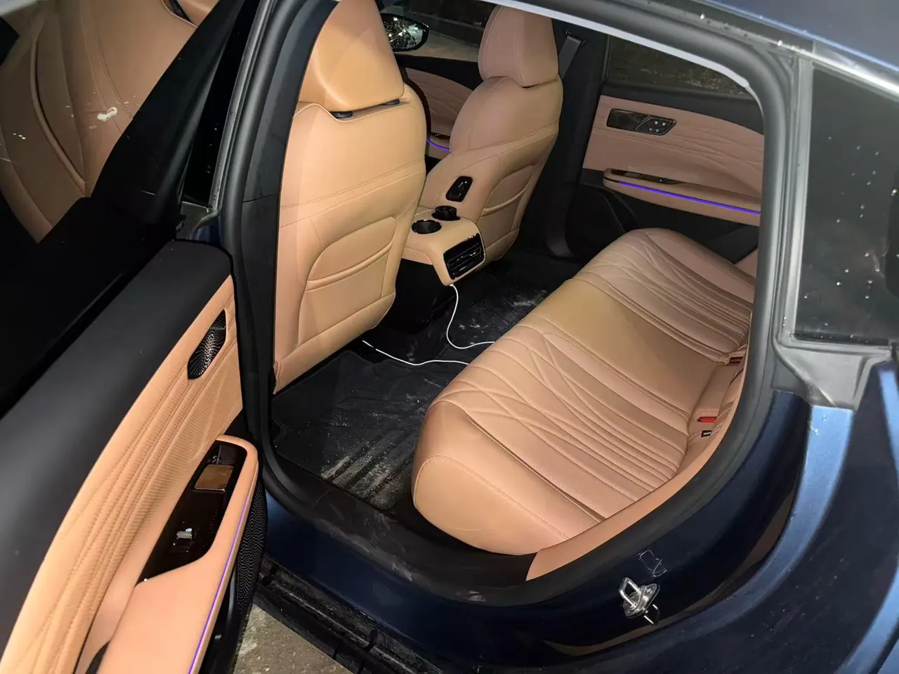 Geely Galaxy 2025 Xingyao 8 EM-i 1.5 130km Premium Edition Automatic Gear 3