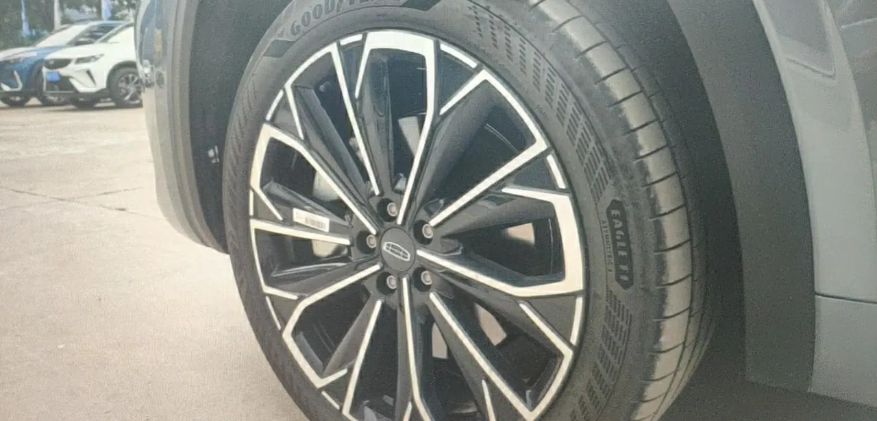 Geely 2026 XingyueL (Monjaro) 2.0TD Oriental Obsidian full moon version automatic gear 4
