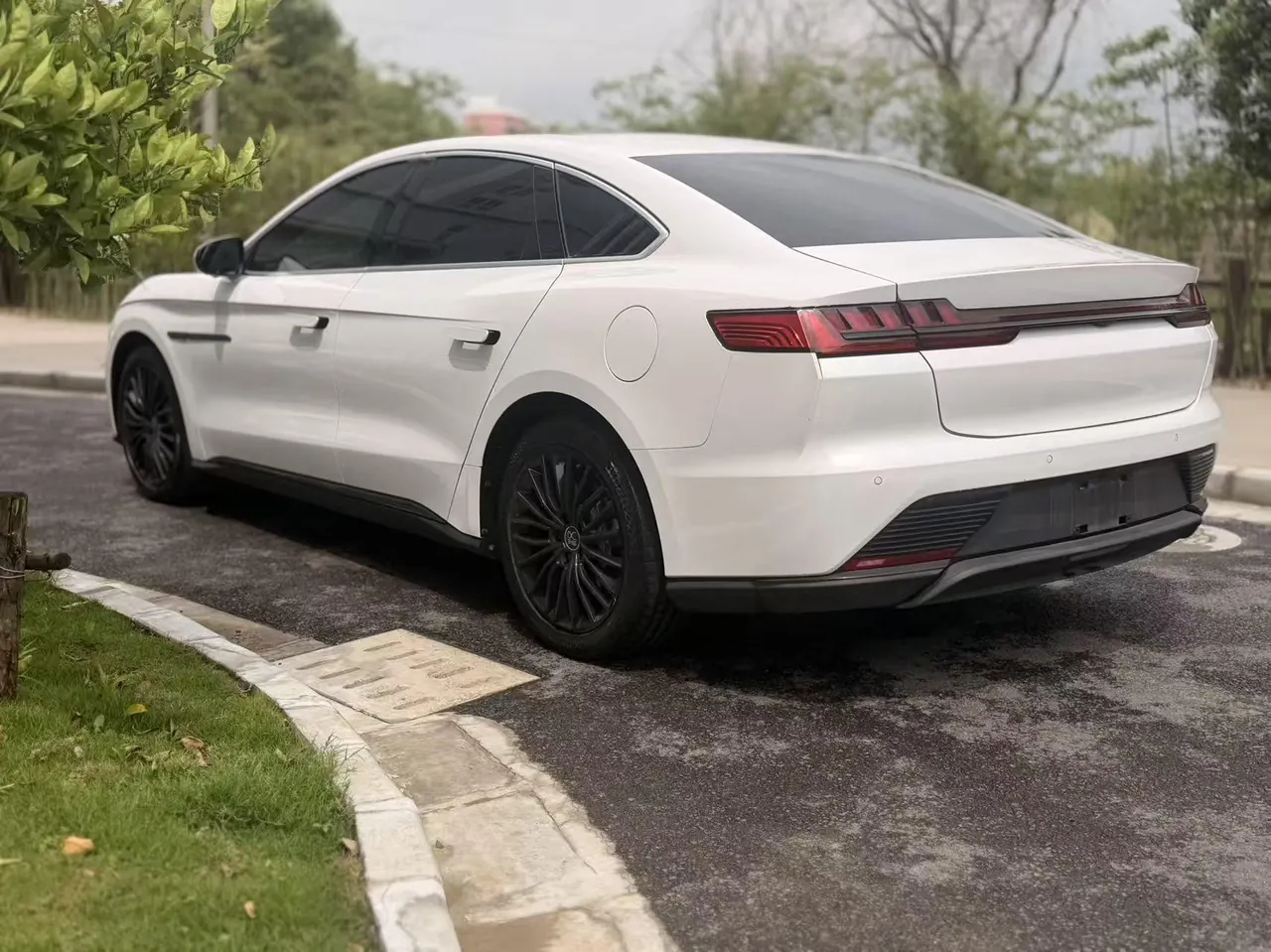 BYD 2020 Han Super Long Endurance Deluxe Automatic Transmission 3
